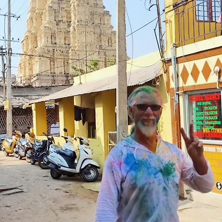 Mahesh Guest House 亨比 外观 照片
