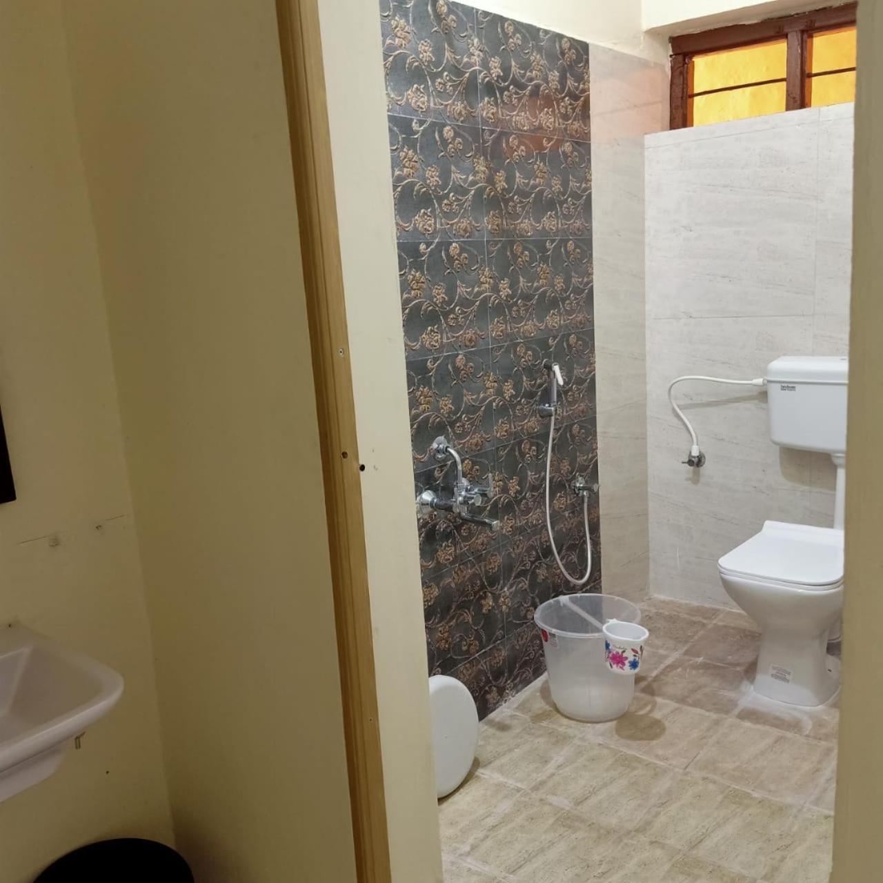 Mahesh Guest House 亨比 外观 照片