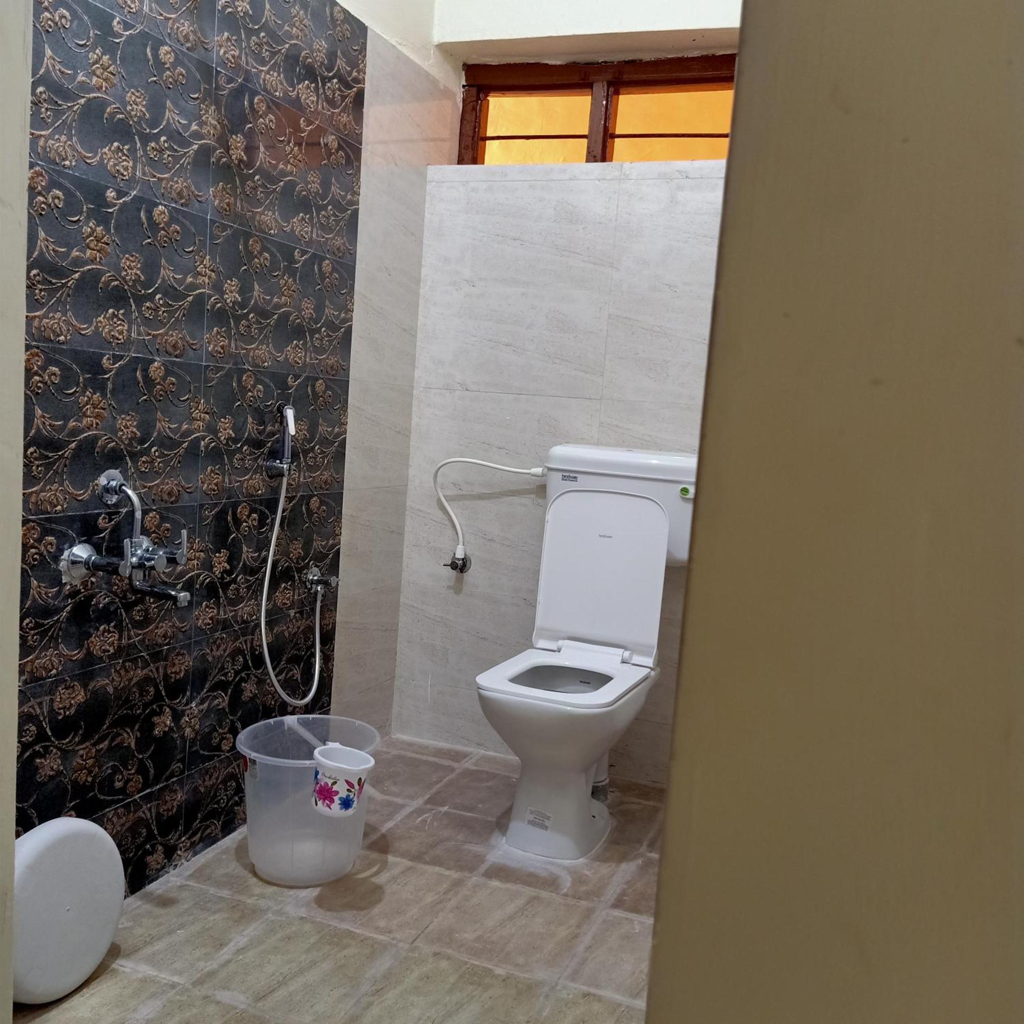 Mahesh Guest House 亨比 外观 照片