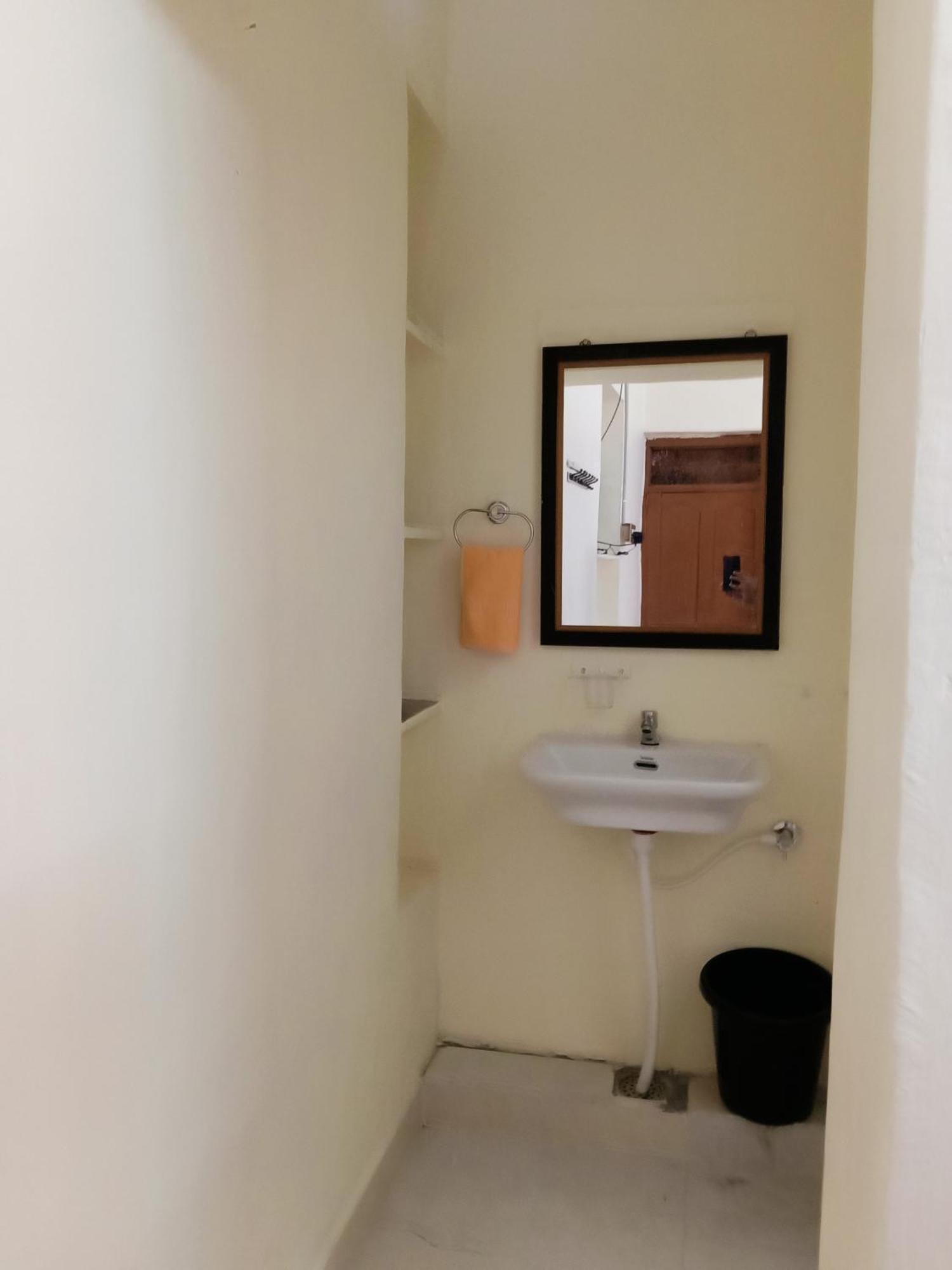 Mahesh Guest House 亨比 外观 照片