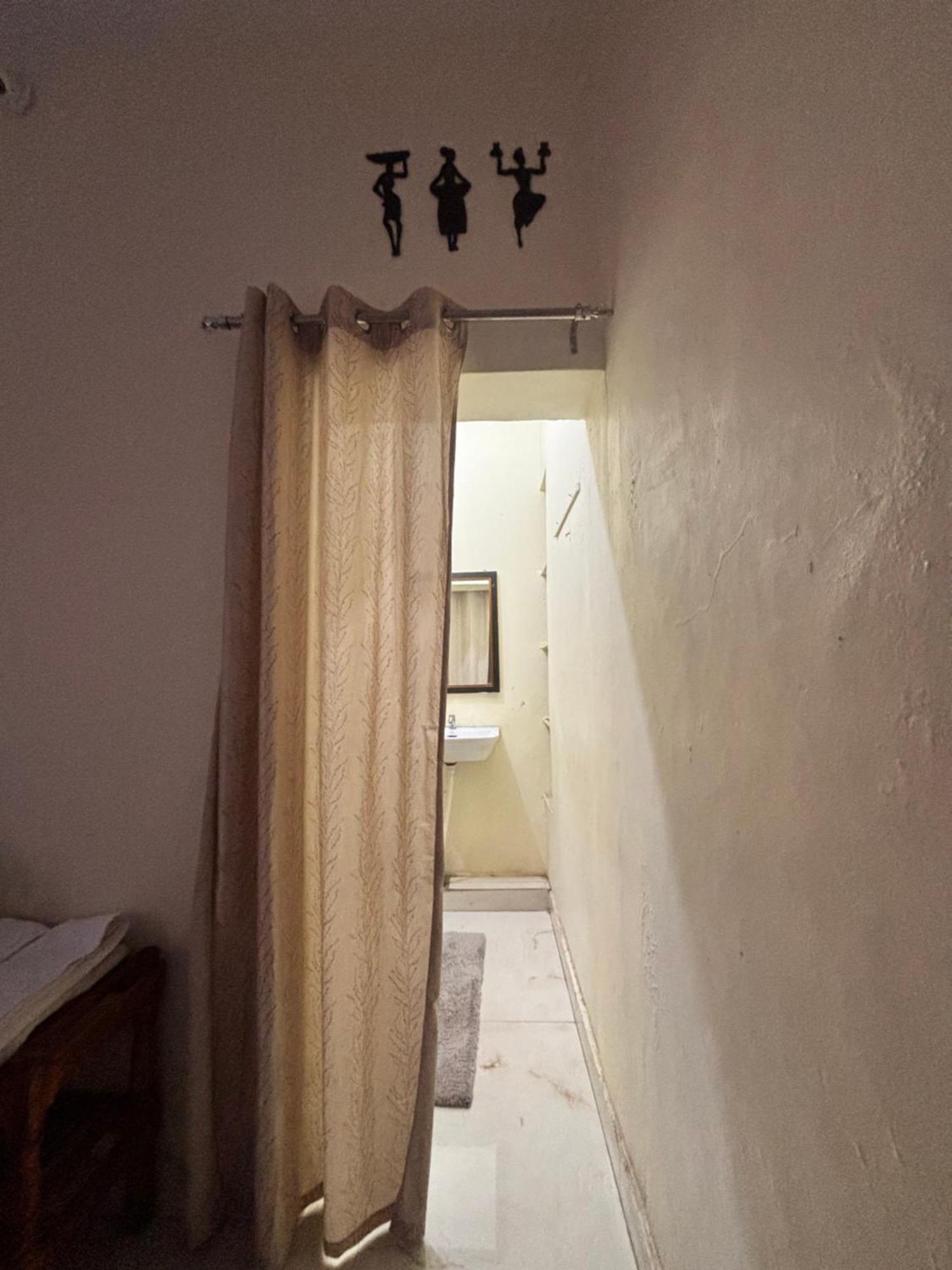 Mahesh Guest House 亨比 外观 照片