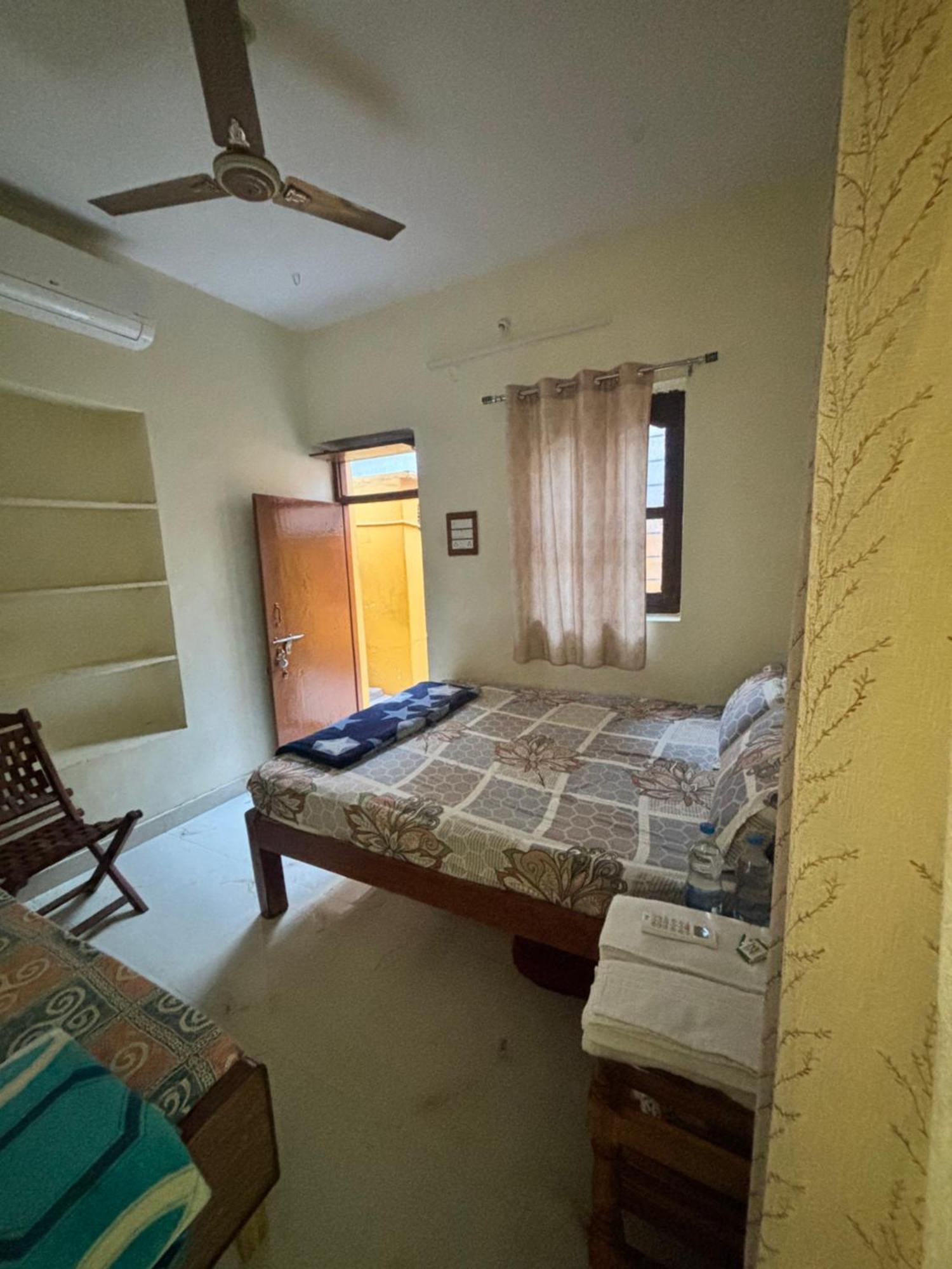Mahesh Guest House 亨比 外观 照片